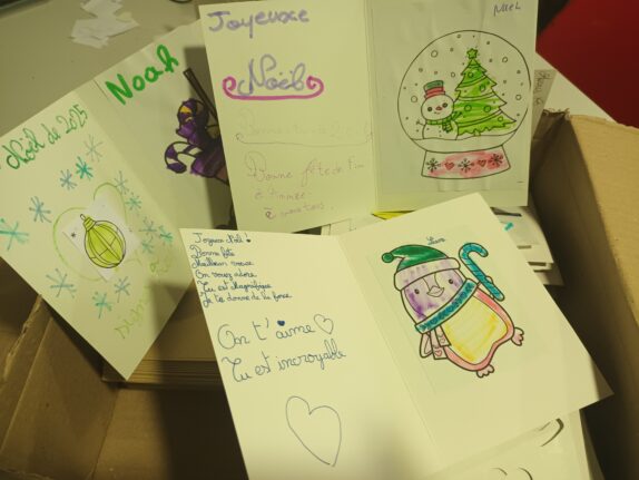 Un projet intergénérationnel plein de douceur pour le repas de Noël des aînés